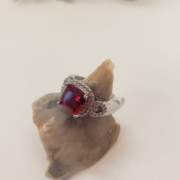 NEW Cubic Zirconia Elevated PAVE RED CRYSTAL Ring 8 Sterling Silver Plated - Picture 13 of 13